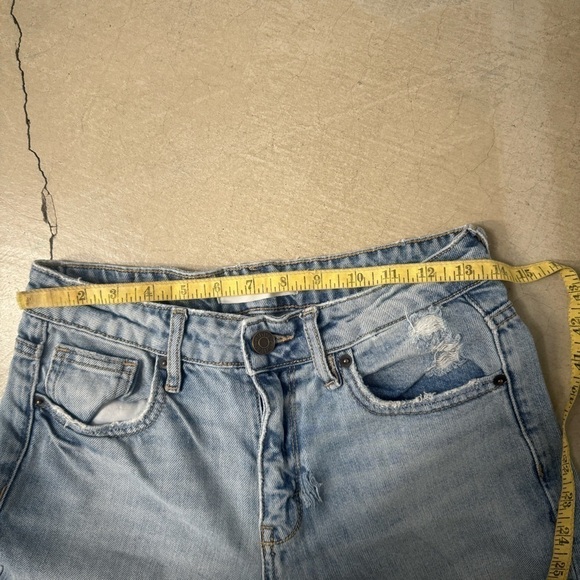HIDDEN DISTRESSED JEANS (SIZE 25) - Picture 10 of 11